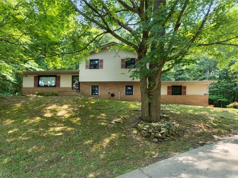 8148 Avalon Road NW, Malvern, OH 44644 Photo 1