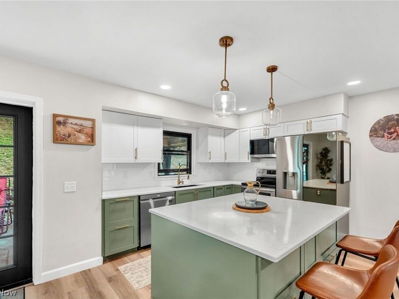8148 Avalon Road NW, Malvern, OH 44644 Photo 7