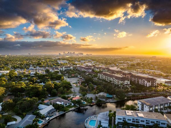 2757 NE 14TH Avenue, Wilton Manors, FL 33334