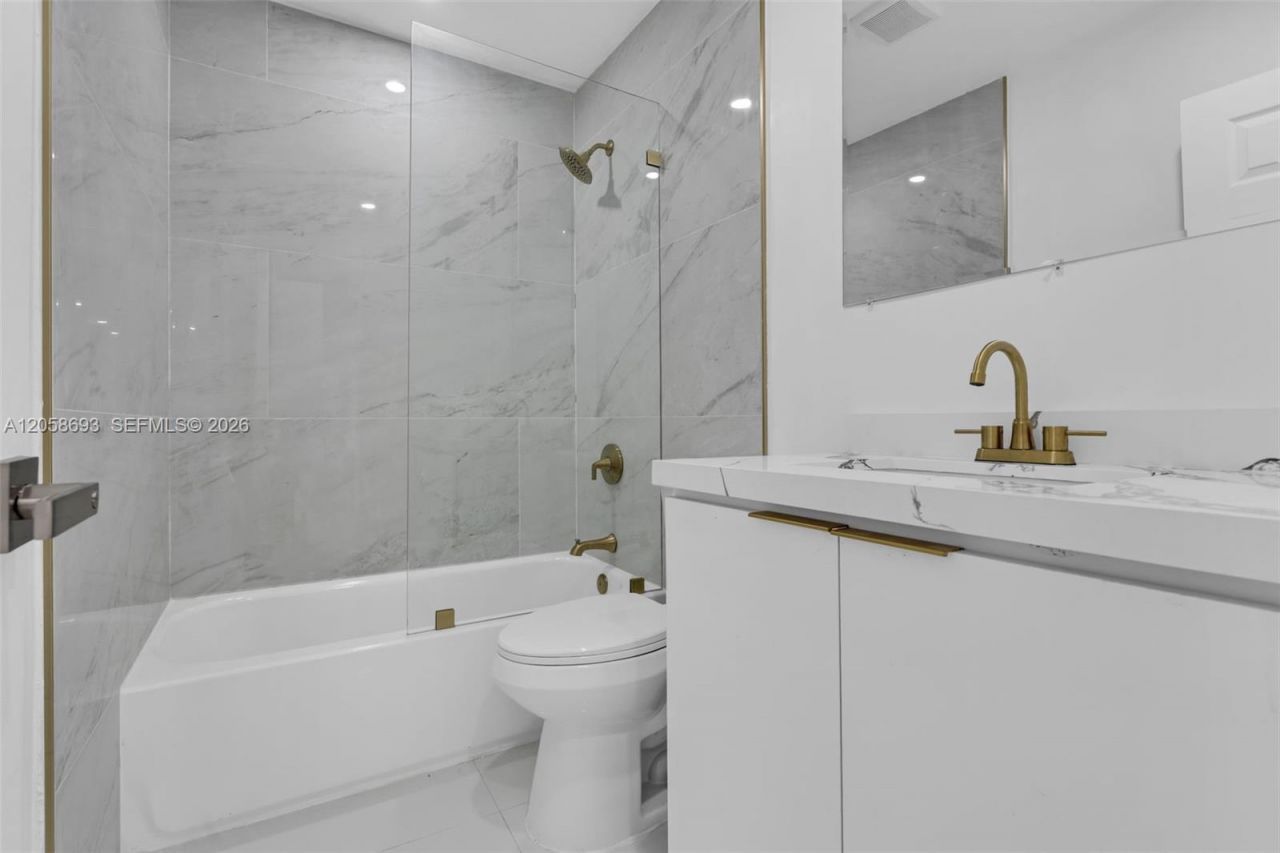 15230 NE 2nd Ave , Miami, FL 33162 Photo