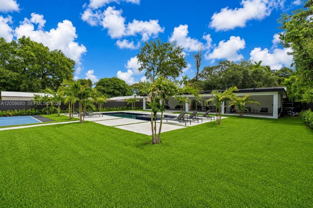 15230 NE 2nd Ave , Miami, FL 33162 Photo