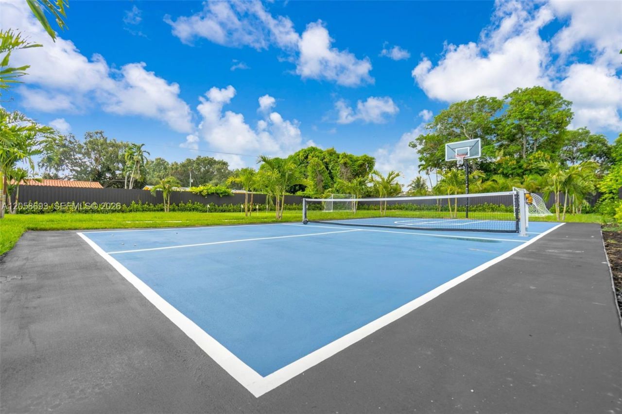 15230 NE 2nd Ave , Miami, FL 33162 Photo
