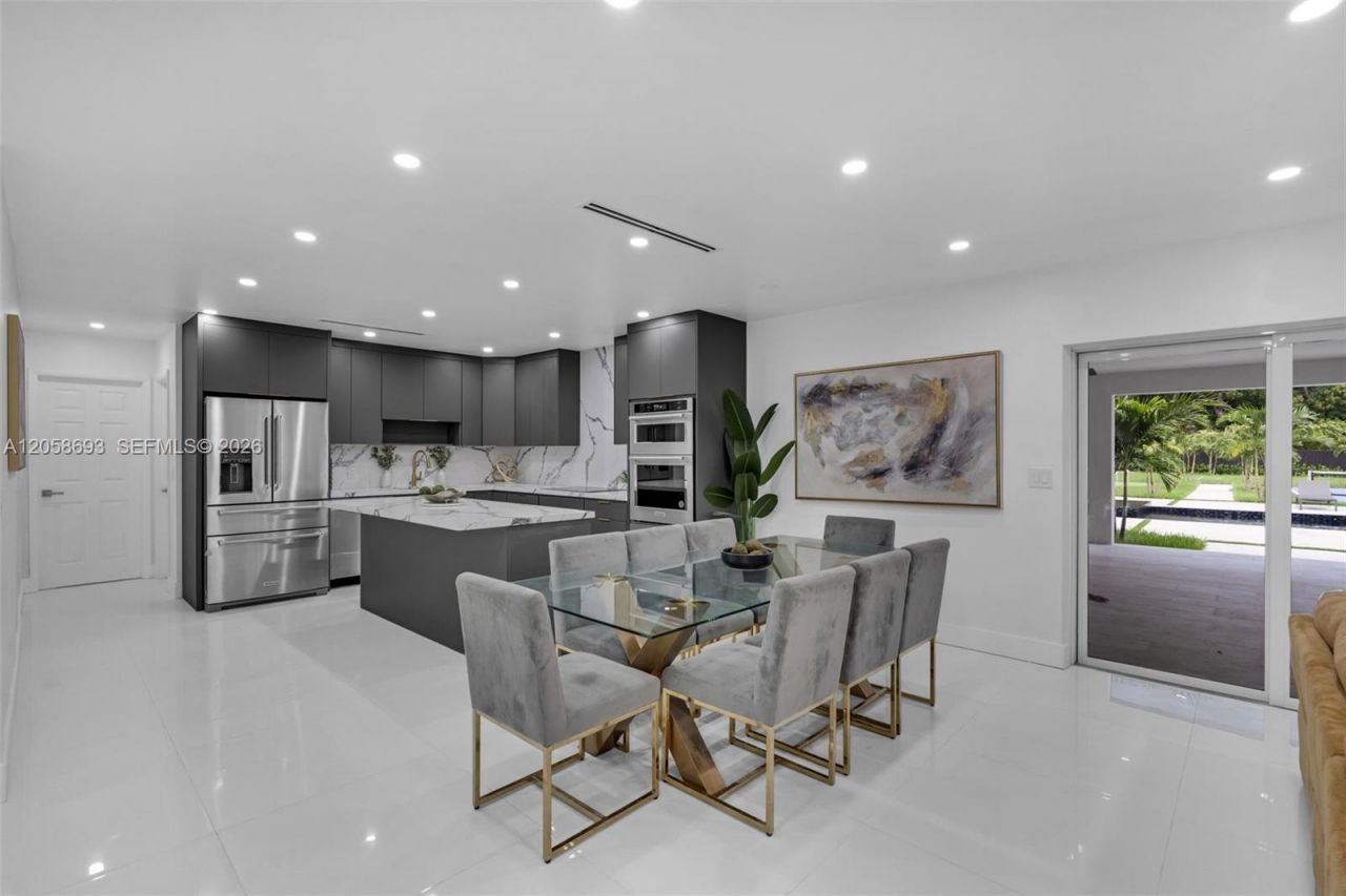 15230 NE 2nd Ave , Miami, FL 33162 Photo