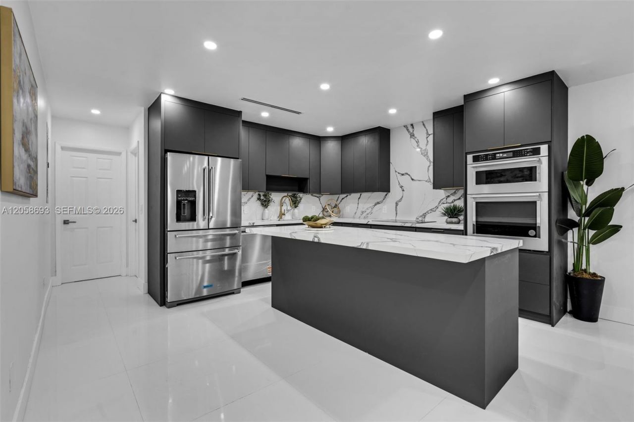 15230 NE 2nd Ave , Miami, FL 33162 Photo