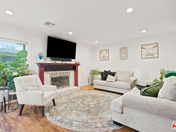 26206 Alizia Canyon Drive, Calabasas, CA 91302