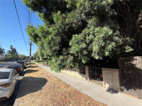5123 Cahuenga Boulevard, North Hollywood, CA 91601