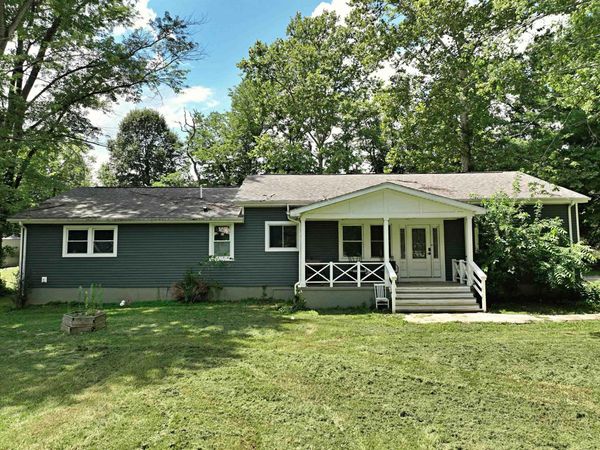 1501 Fox Run Drive, Washington, IN 47501