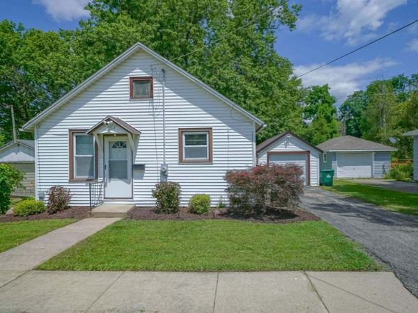 204 E Elkhorn Street , Polo, IL 61064