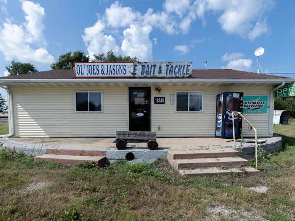 18843 State Highway 54 Road , De Witt, IA 61735