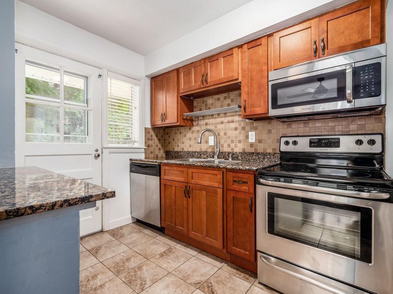 111 E Selby Boulevard , Worthington, OH 43085 Photo 12