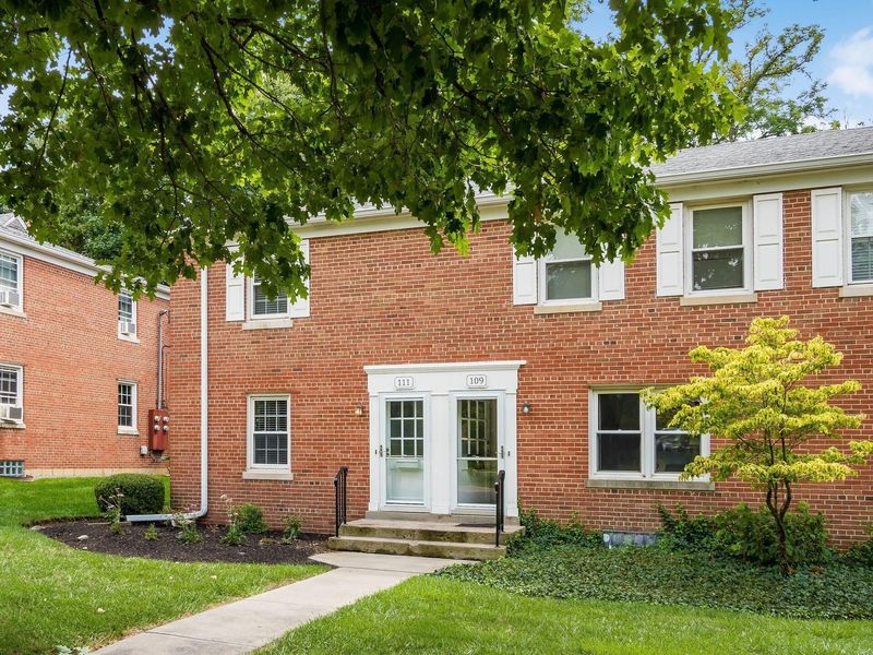 111 E Selby Boulevard , Worthington, OH 43085 Photo 3