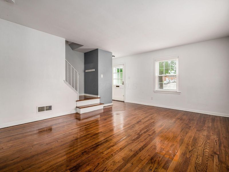 111 E Selby Boulevard , Worthington, OH 43085 Photo 8
