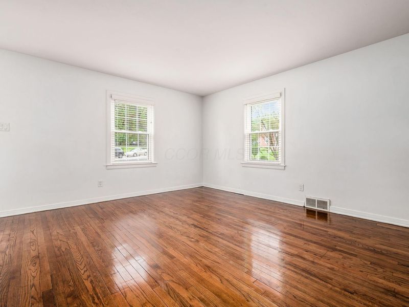 111 E Selby Boulevard , Worthington, OH 43085 Photo 9