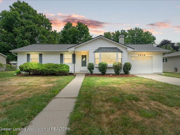 1916 Dean Avenue, Holt, MI 48842