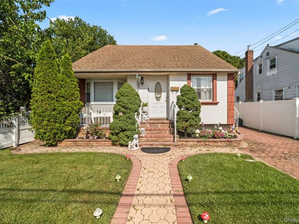 461 Greengrove Avenue , Uniondale, NY 11553
