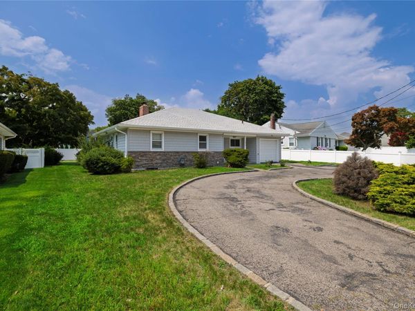 296 N Long Beach Road , Rockville Centre, NY 11570
