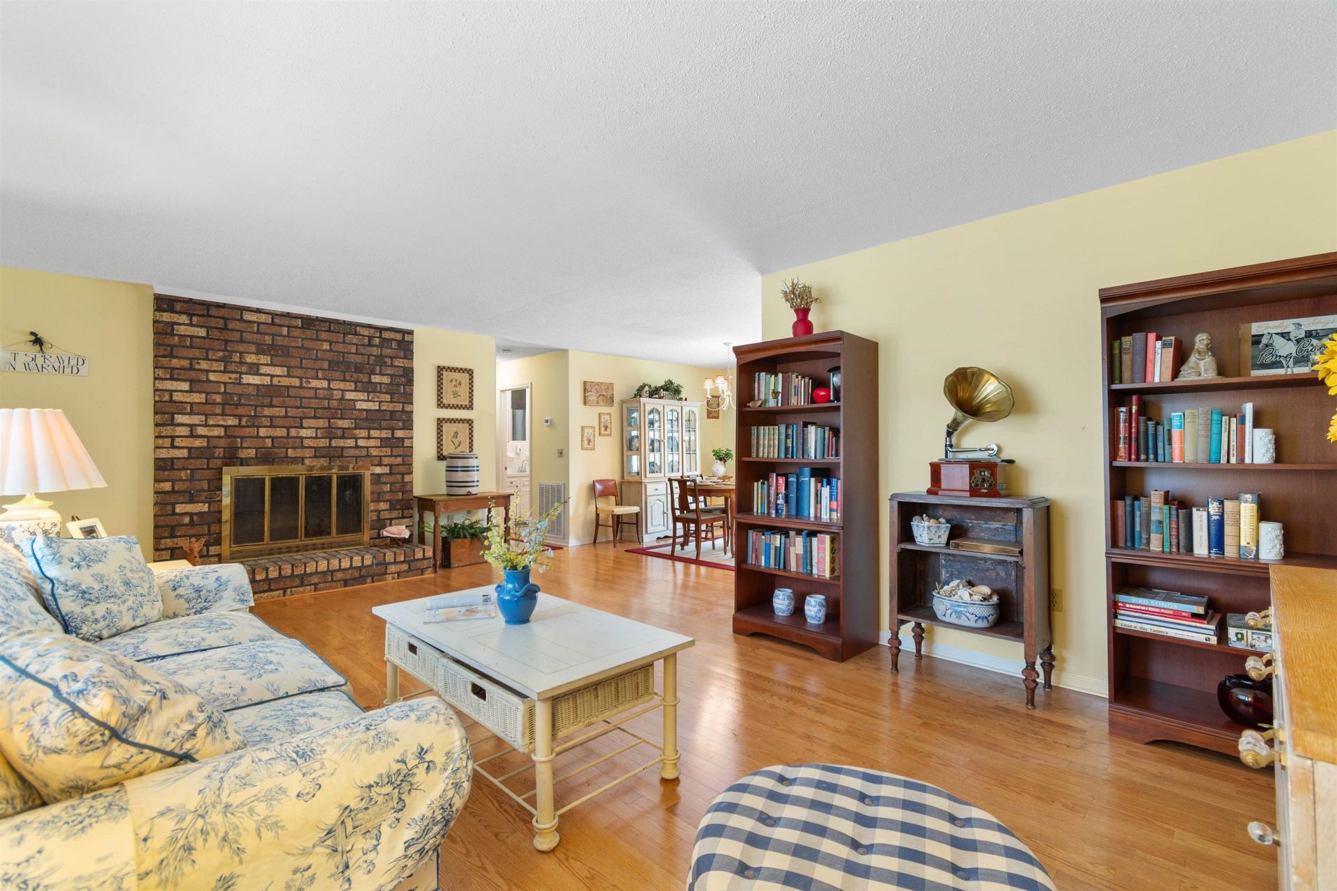 655 5th Ave. N  Photo 13