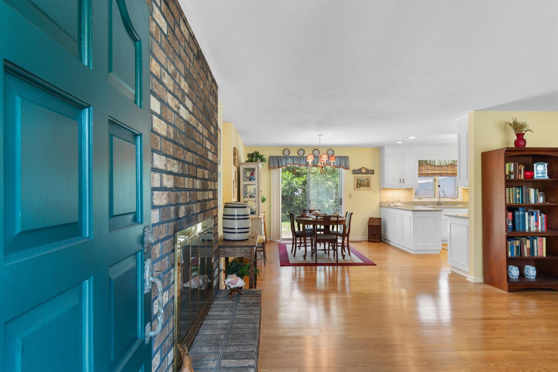 655 5th Ave. N  Photo 6