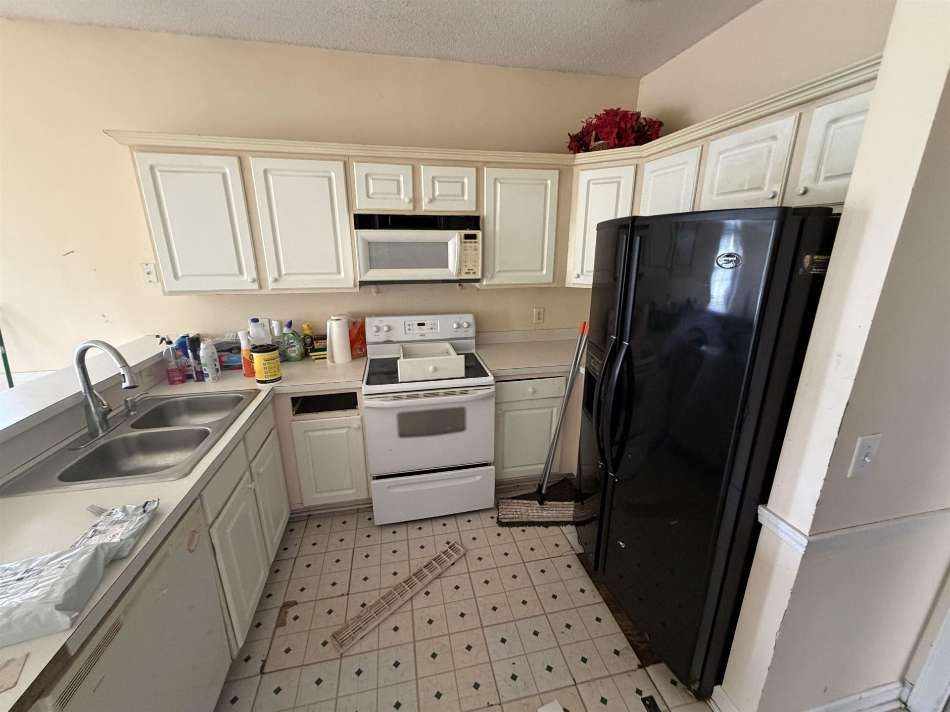 248 Sun Colony Blvd.  Photo 12