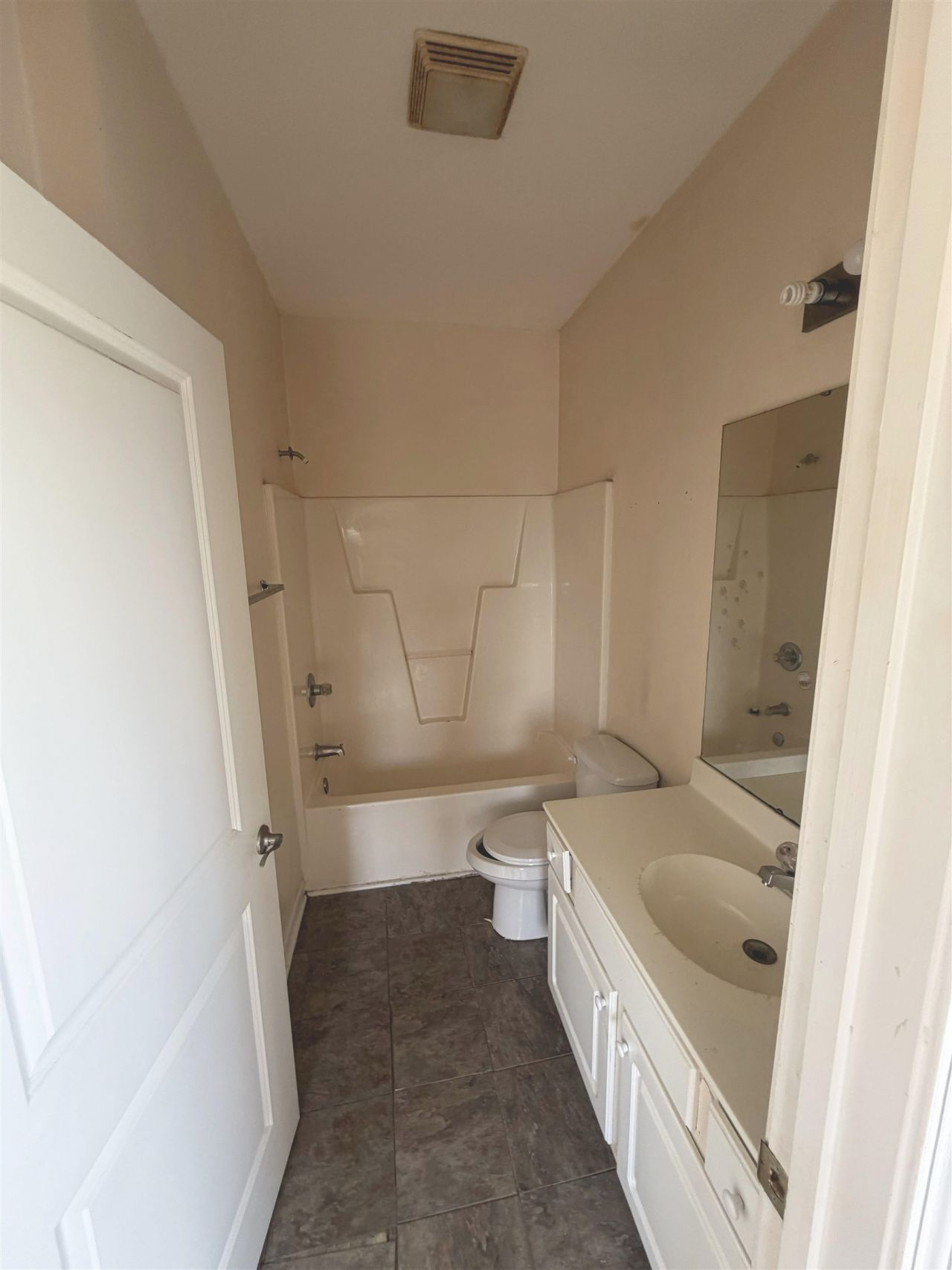 248 Sun Colony Blvd.  Photo 17