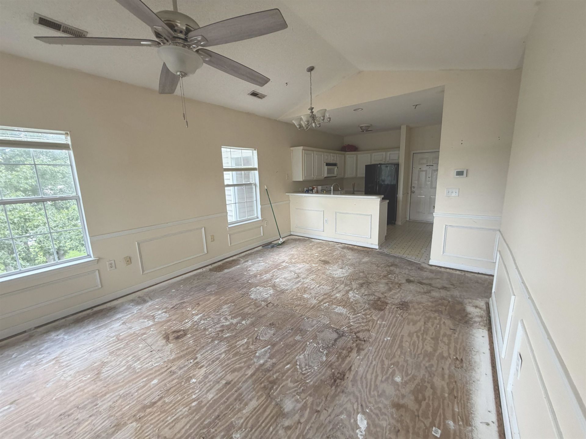 248 Sun Colony Blvd.  Photo 8