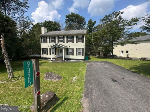 9325 FAIRMOUNT WAY , TOBYHANNA, PA 18466