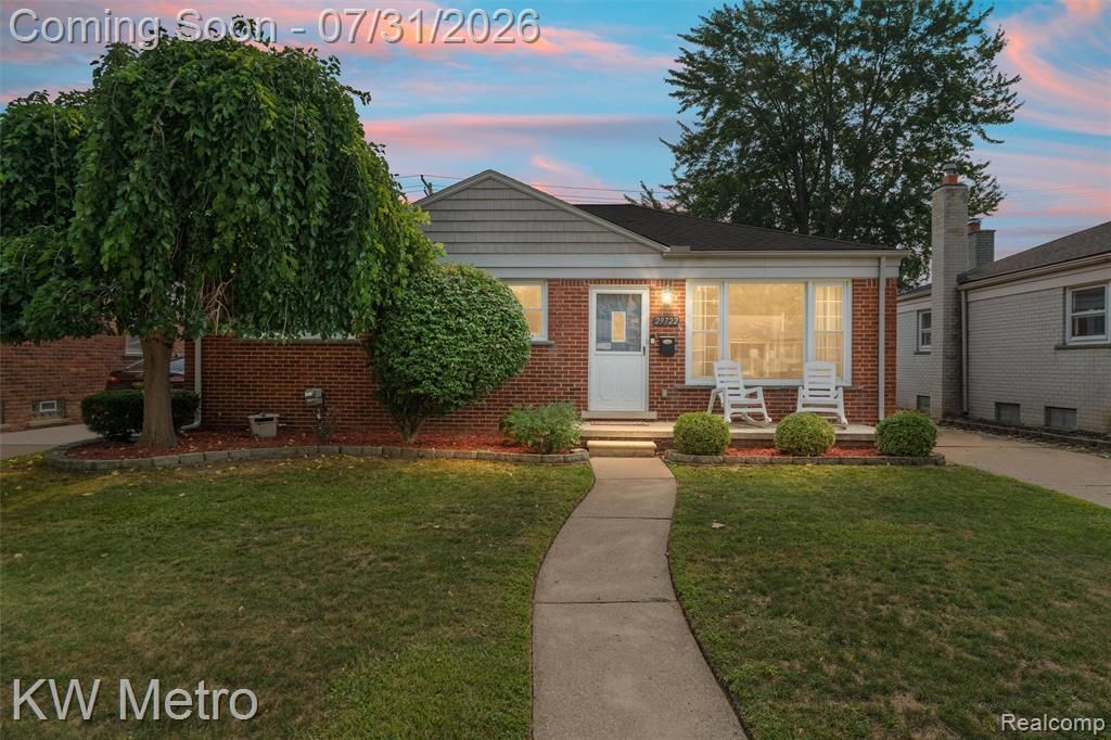 29722 Rosebriar Street, Saint Clair Shores, Mi 48082 Main Photo