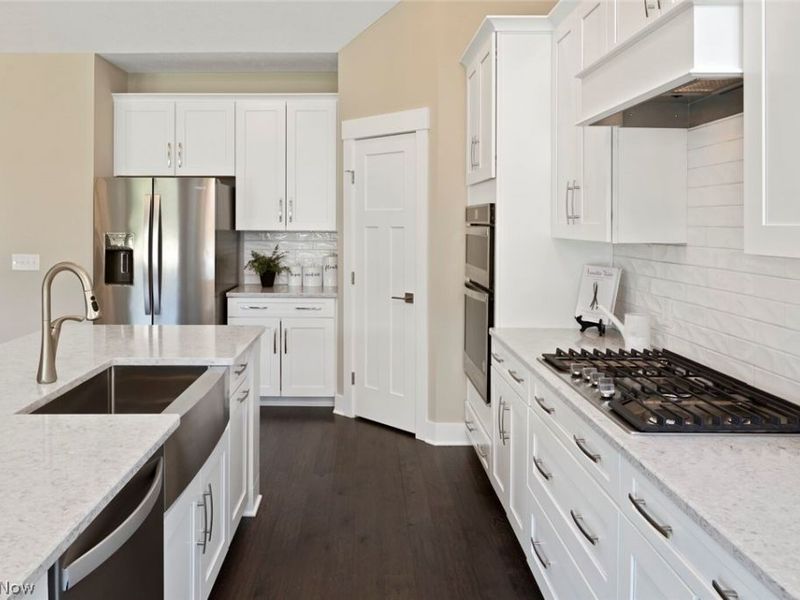 791 Colesbourne Circle , Green, OH 44685 Photo 11