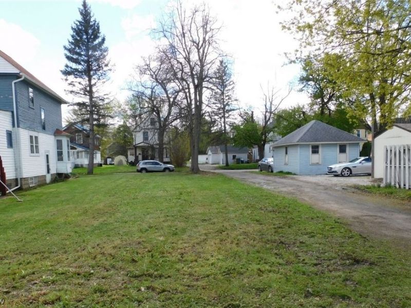 1601 E 47th Street, Ashtabula, OH 44004 Photo 2