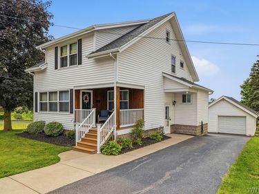 60 Bloomingdale Ave , Akron, NY 14001