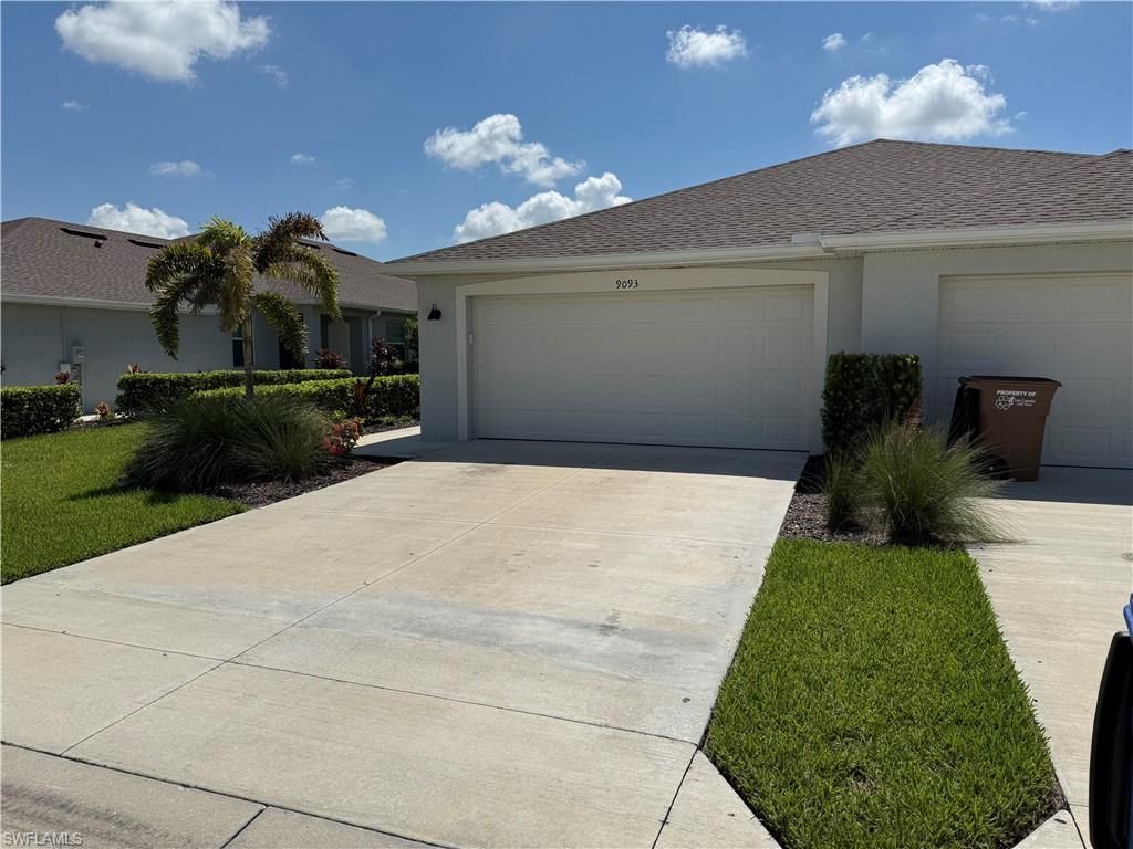 9093 Leatherwood Loop , Lehigh Acres, FL 33936 Photo