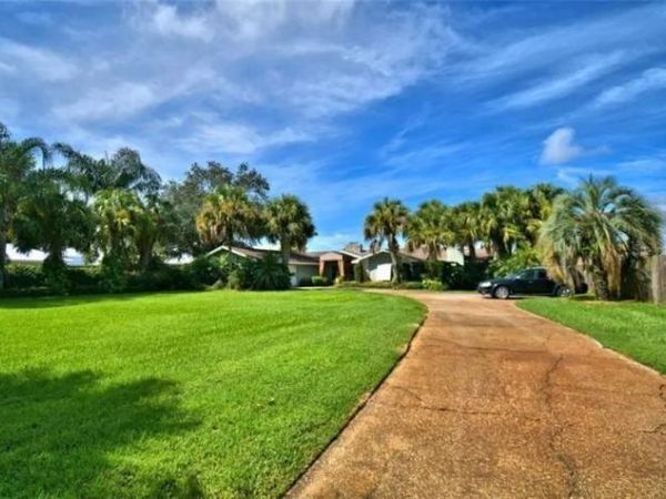 589 THORNBURG ROAD , BABSON PARK, FL 33827