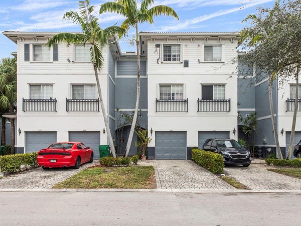1425 NW 36TH Way, Lauderhill, FL 33311