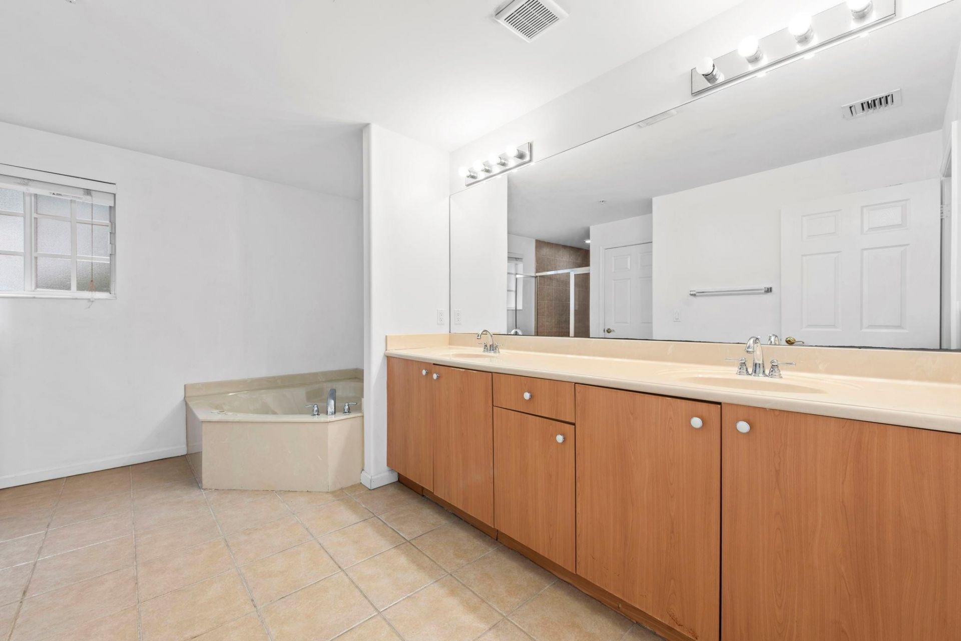 1425 NW 36th Way, Lauderhill, FL 33311 Photo