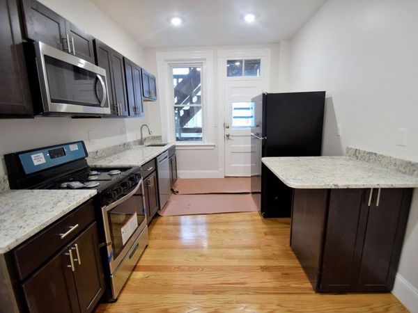 31 Harvard St., Unit 2, Brookline, MA 02445