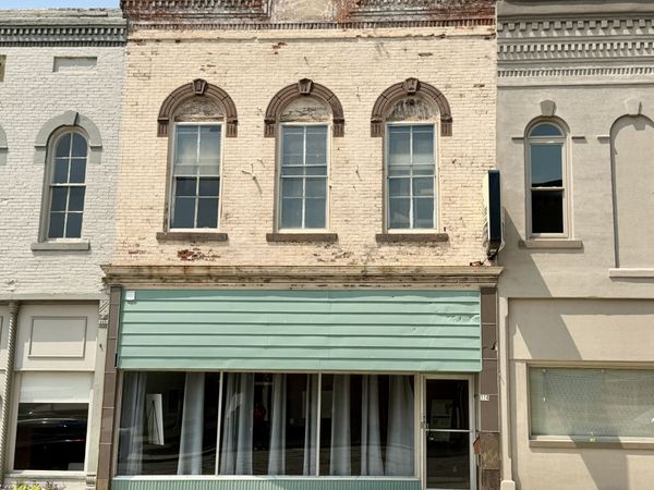 114 N Monroe Street , Williamsport, IN 47993