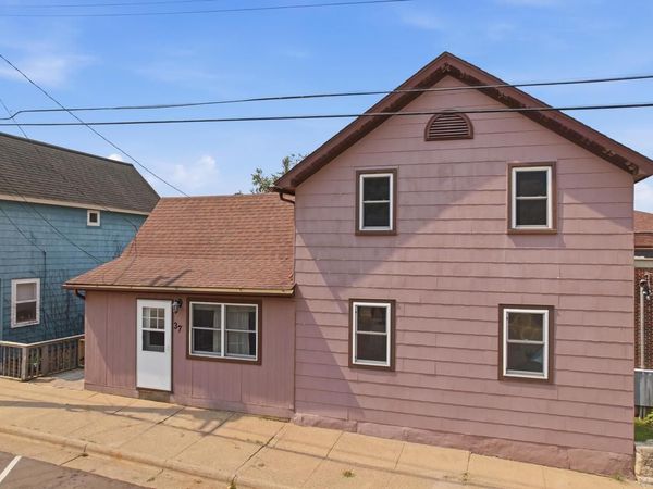 37 N Hill STREET, Fountain City, WI 54629