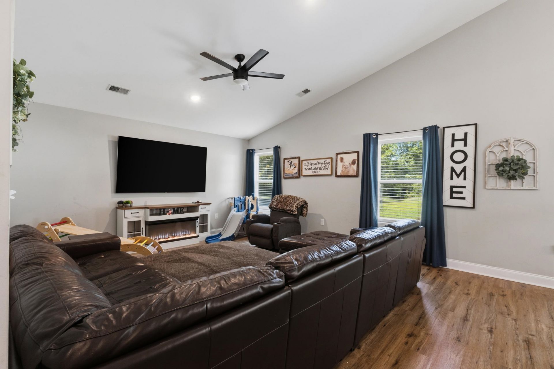 3911 Lake Dr.  Photo 15