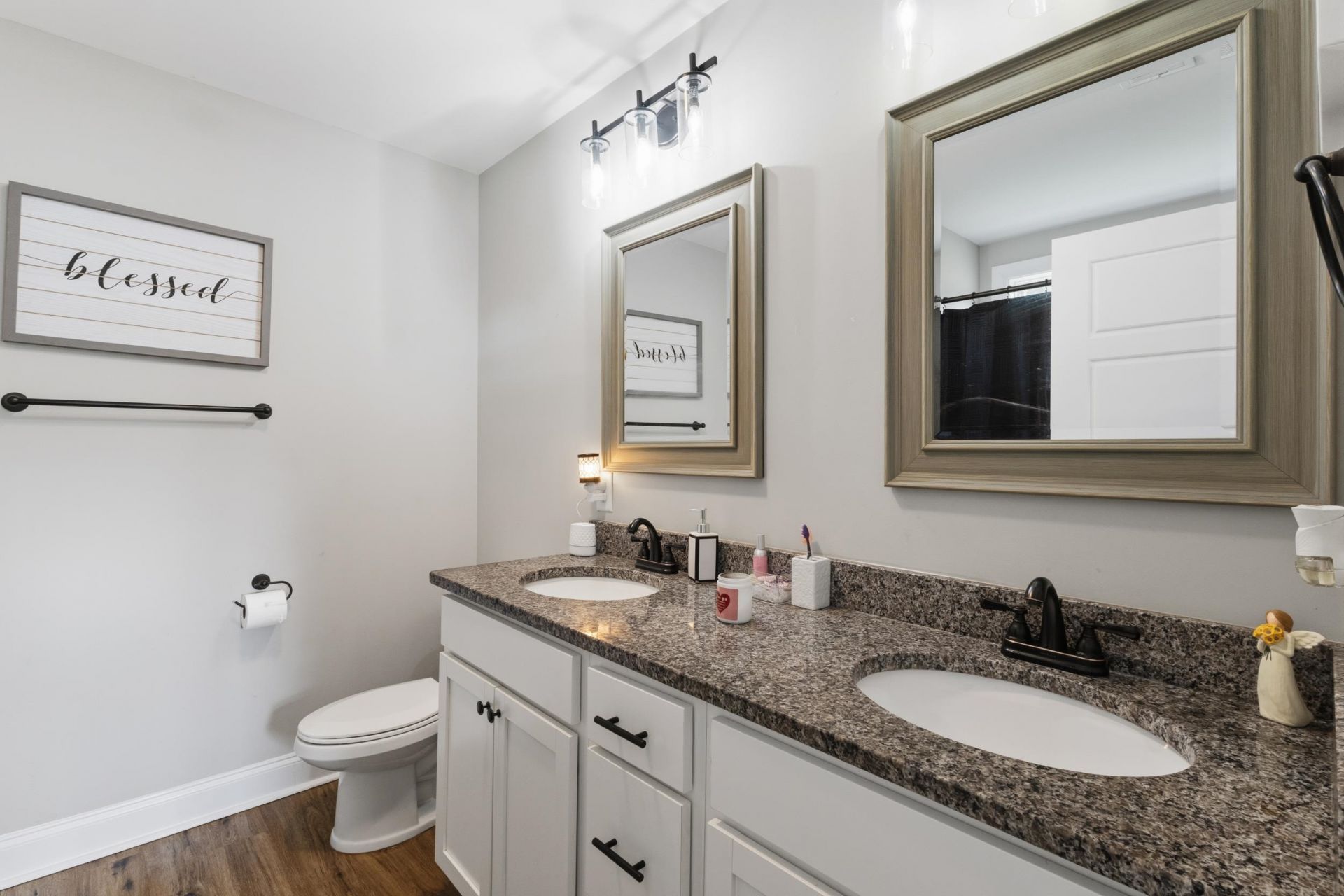 3911 Lake Dr.  Photo 4