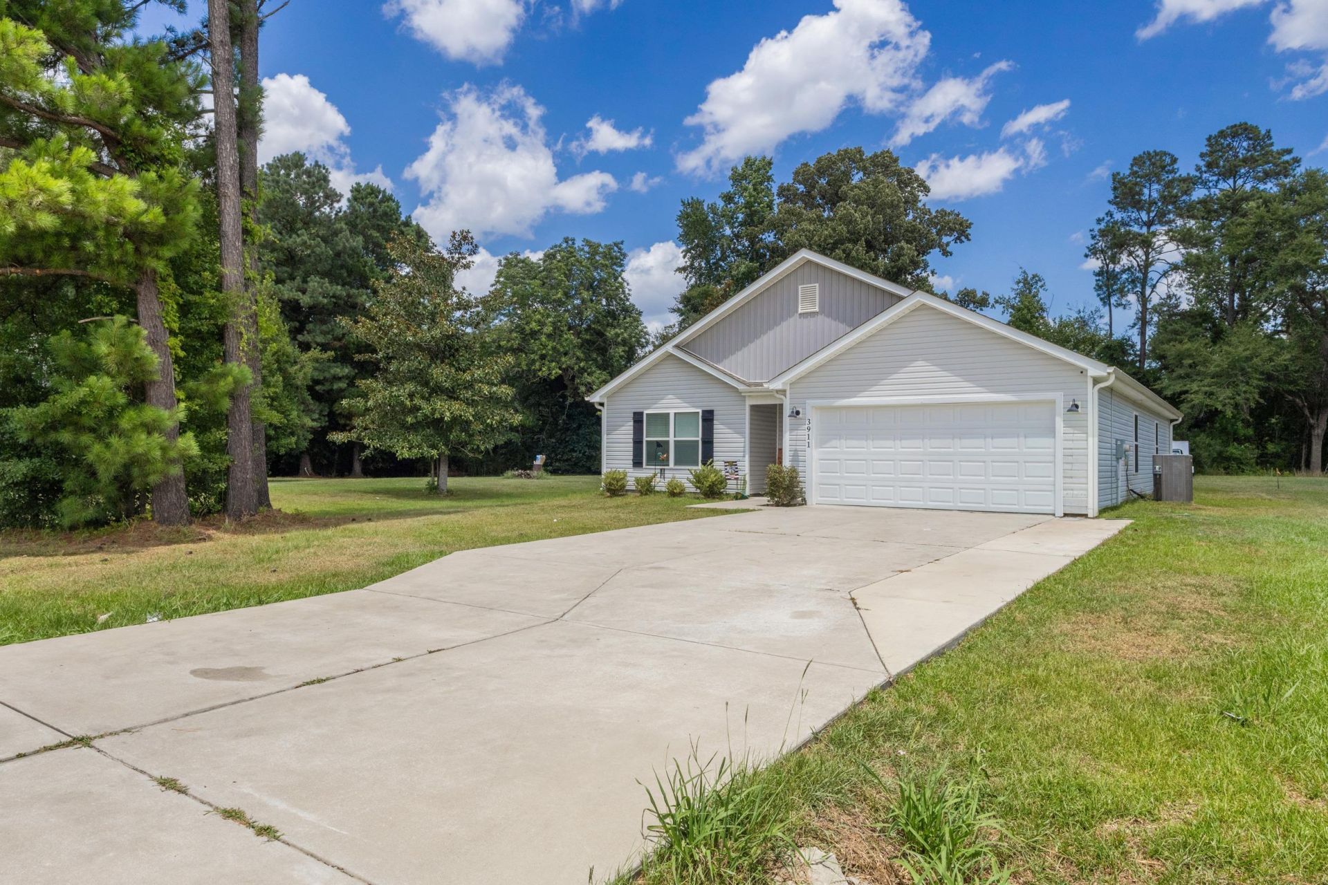 3911 Lake Dr.  Photo 8