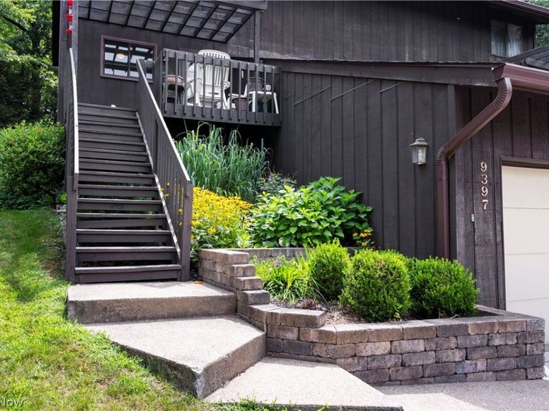 9397 Bassett Lane, North Royalton, OH 44133 Photo 3