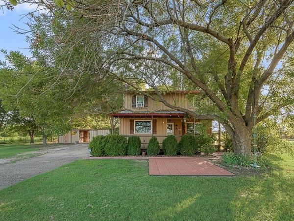 220 Crump Circle, Red Oak, TX 75154