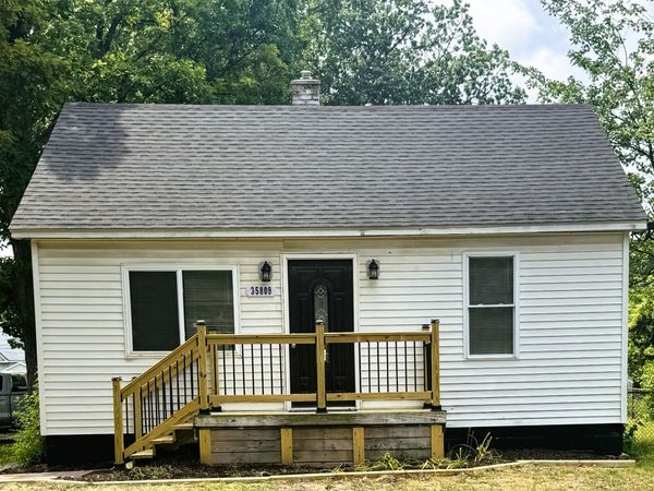 35809 Manila Avenue, Westland, MI 48186