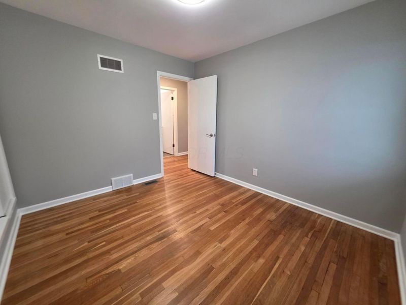 40 N Gould Road, Columbus, OH 43209 Photo 14