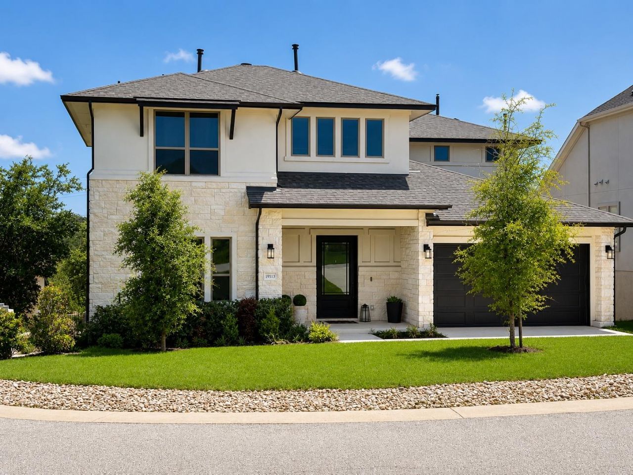 19513 Diversion Cir, Jonestown, TX 78645 Main Photo