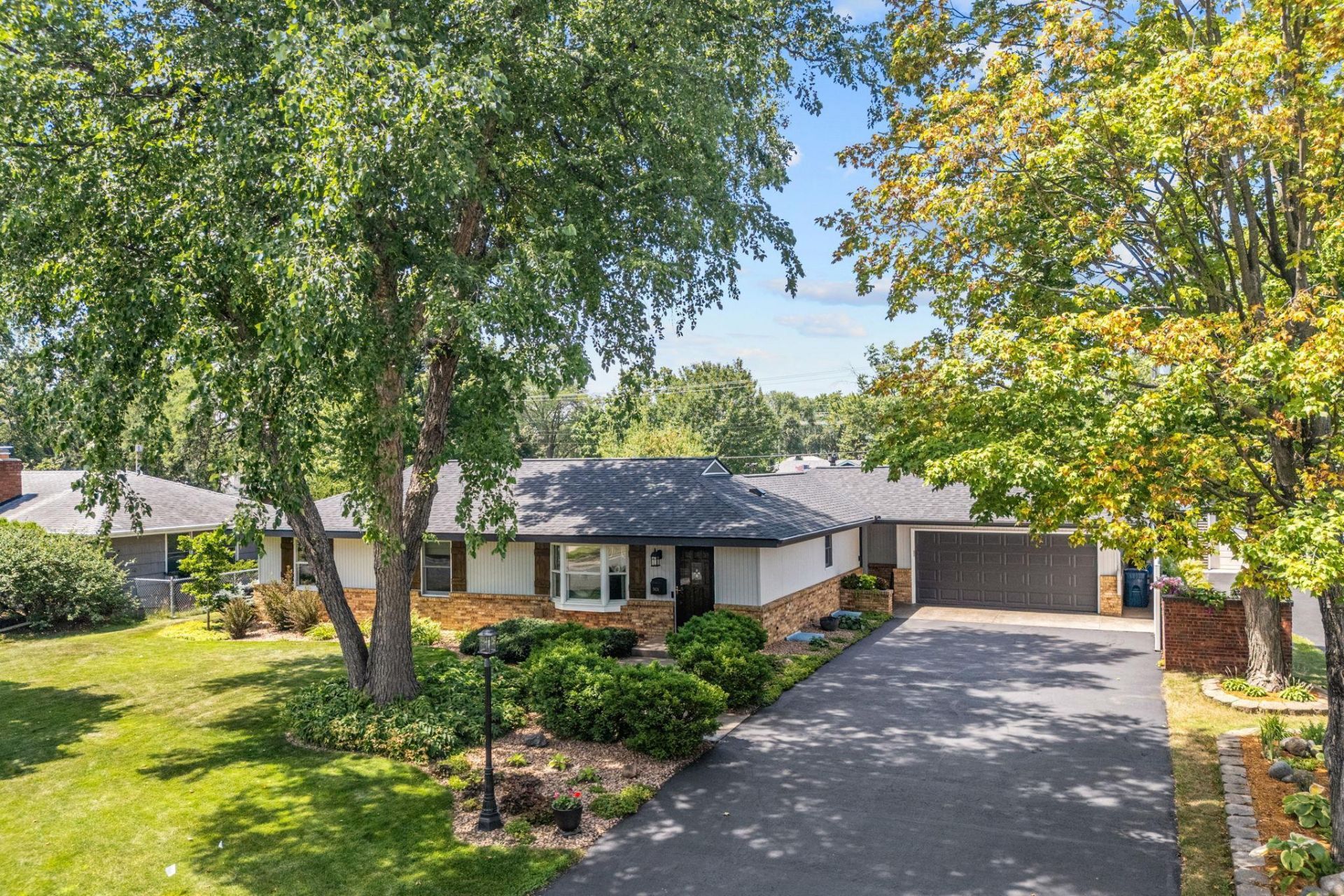 9424 Chicago Avenue S, Bloomington, MN 55420