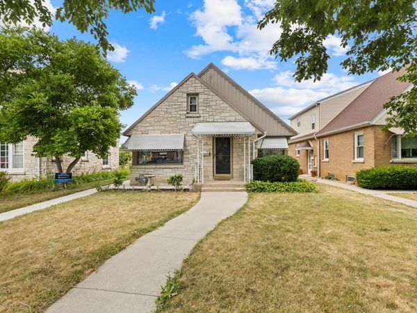 3569 S 14th St, Milwaukee, WI 53221