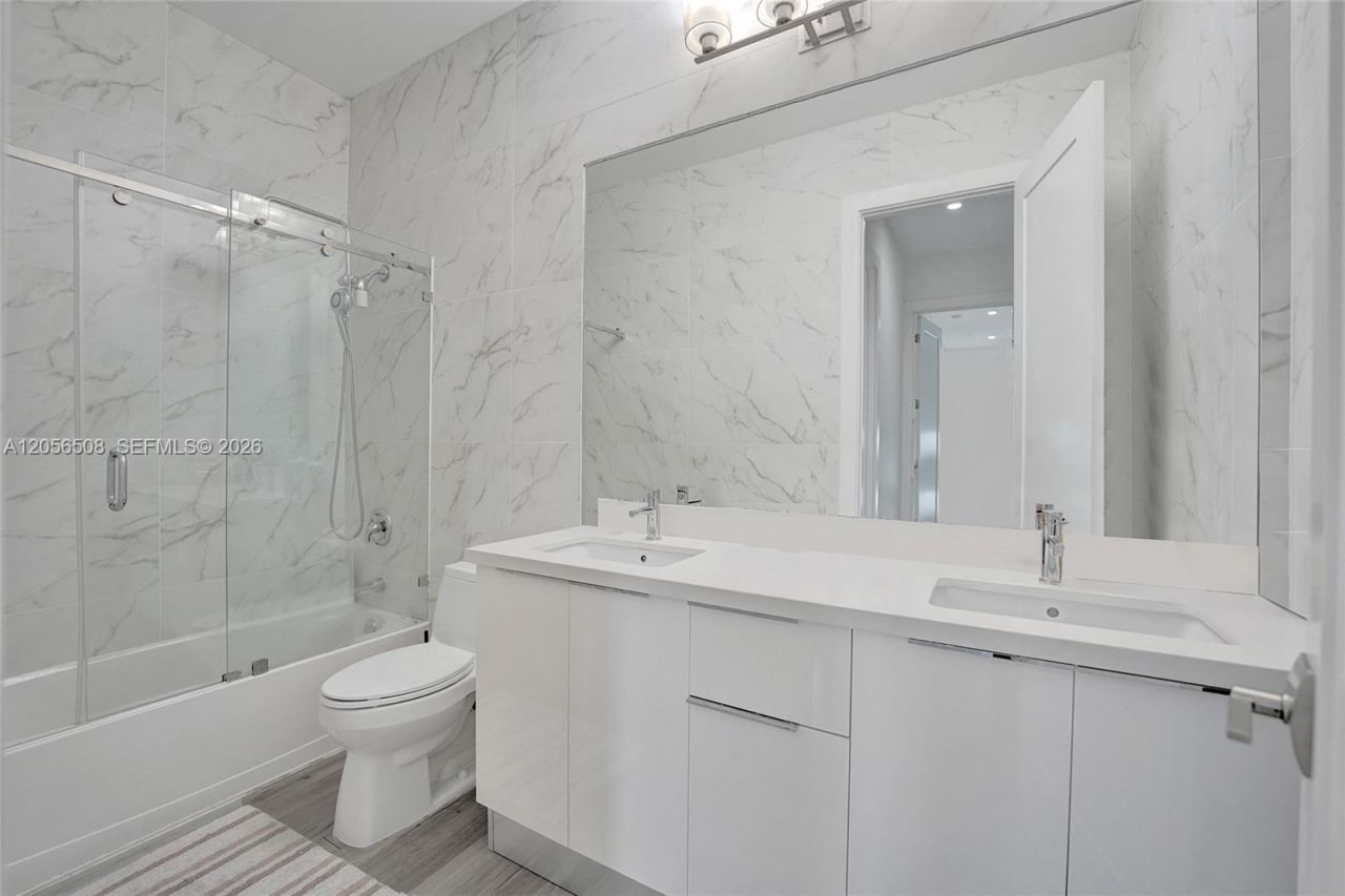 5742 E Brookfield Cir E , Hollywood, FL 33312 Photo