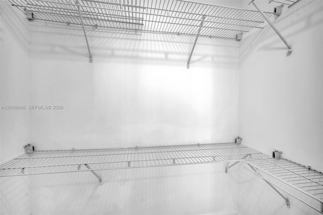 1300 Brickell Bay Dr, Unit 2005, Miami, FL 33131 Photo