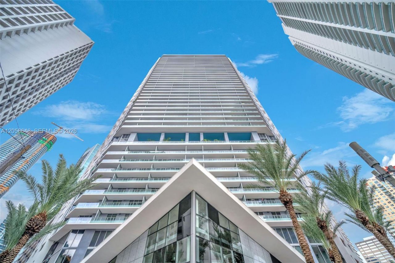1300 Brickell Bay Dr, Unit 2005, Miami, FL 33131 Photo